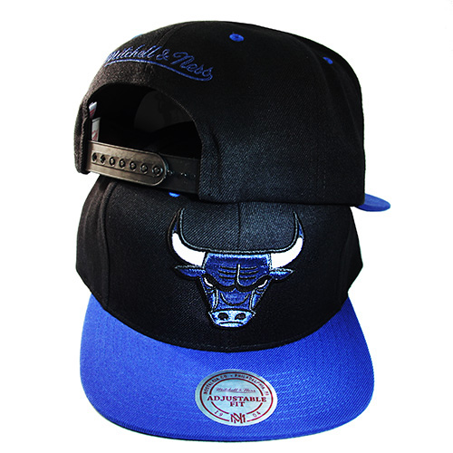 mitchell & ness chicago bulls hat