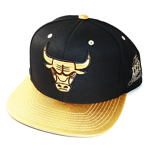 chicago bulls gold hat