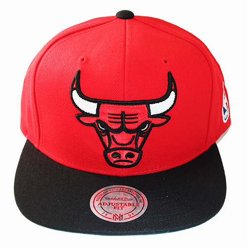 black and red chicago bulls snapback